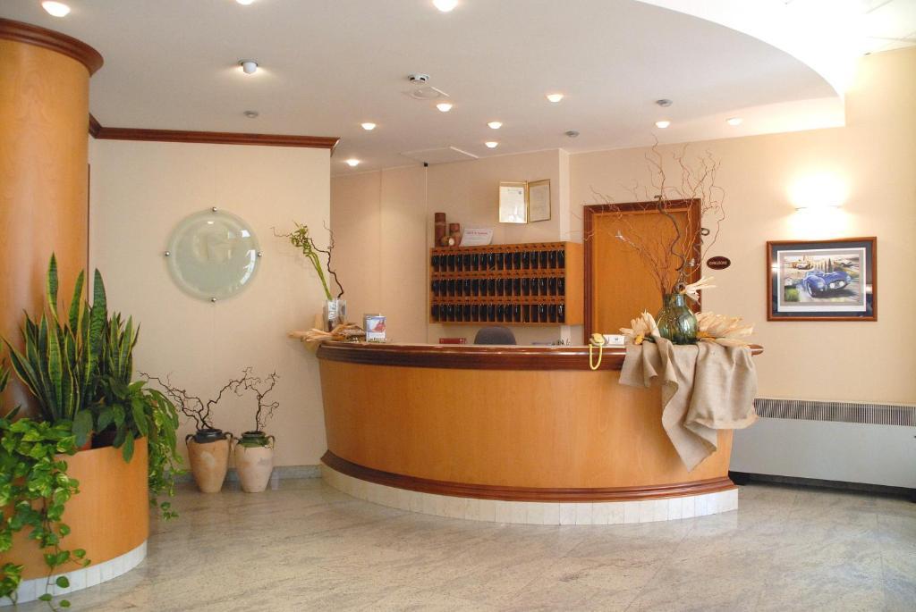 拉菲尼斯酒店 福尔米吉内 外观 照片